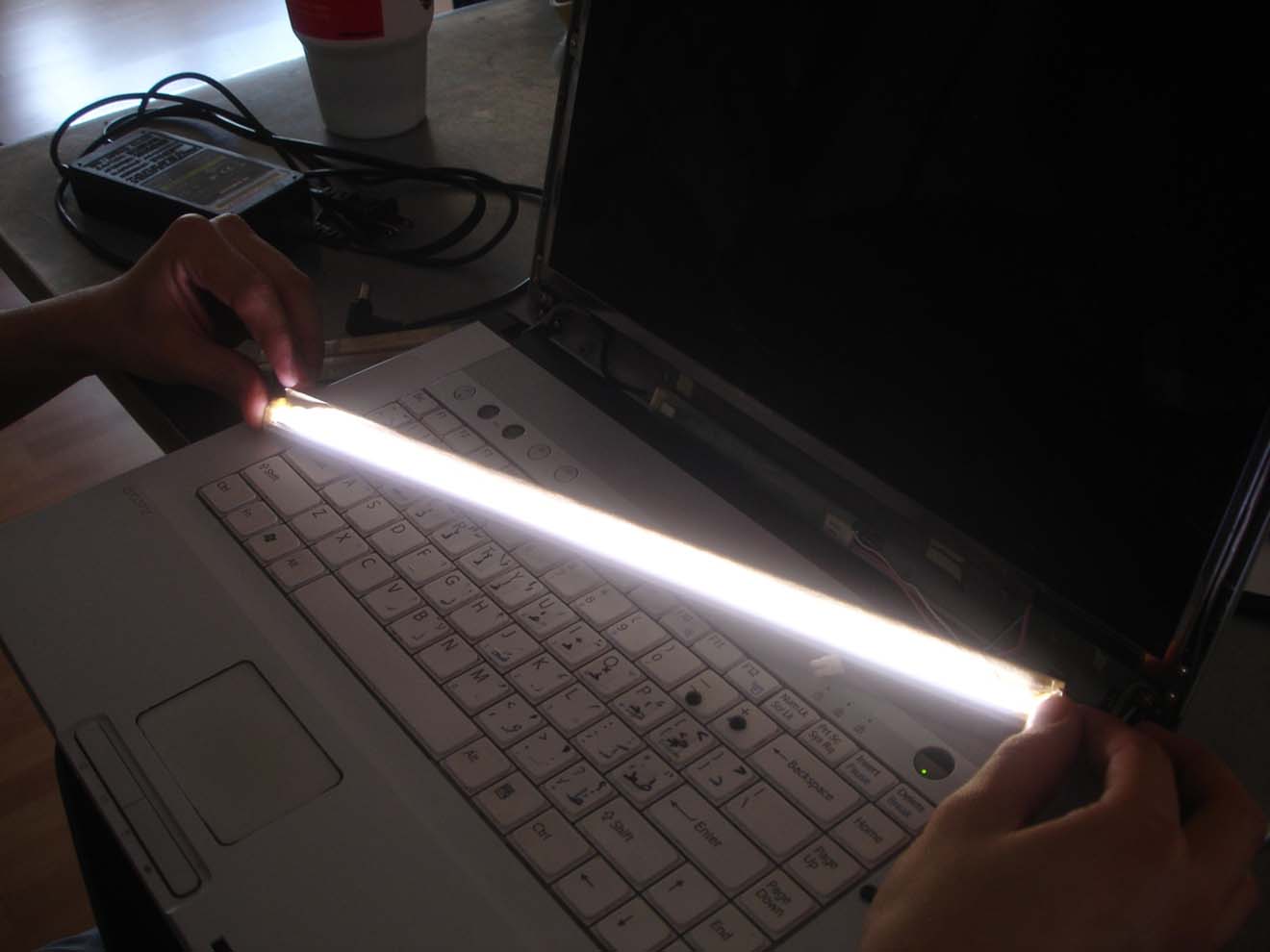 Замена и ремонт подсветки экрана ноутбука в посёлке Коммунар